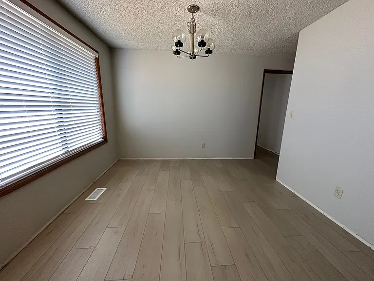 4716 SW Stoddard Dr — Photo 3