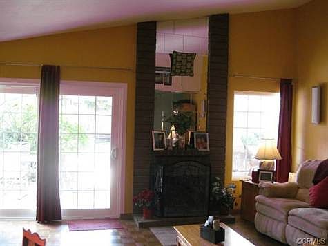 Large Family Room w/Gas Start and/or Wood Burning Fireplace