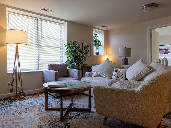 2nd image of 527 Clara Ave