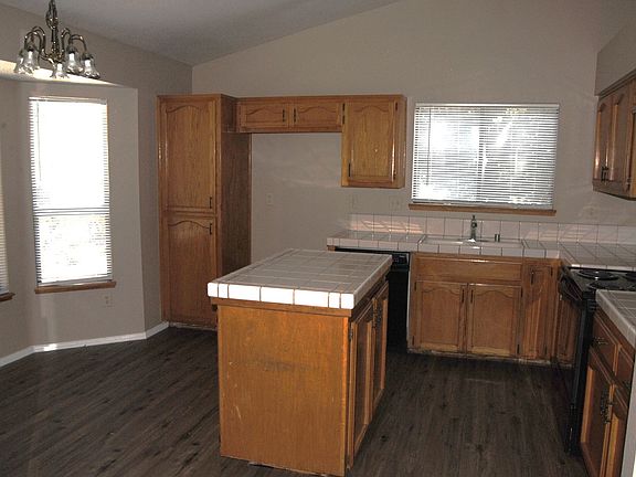 5th image of 9400 Huntsman Oak Ct