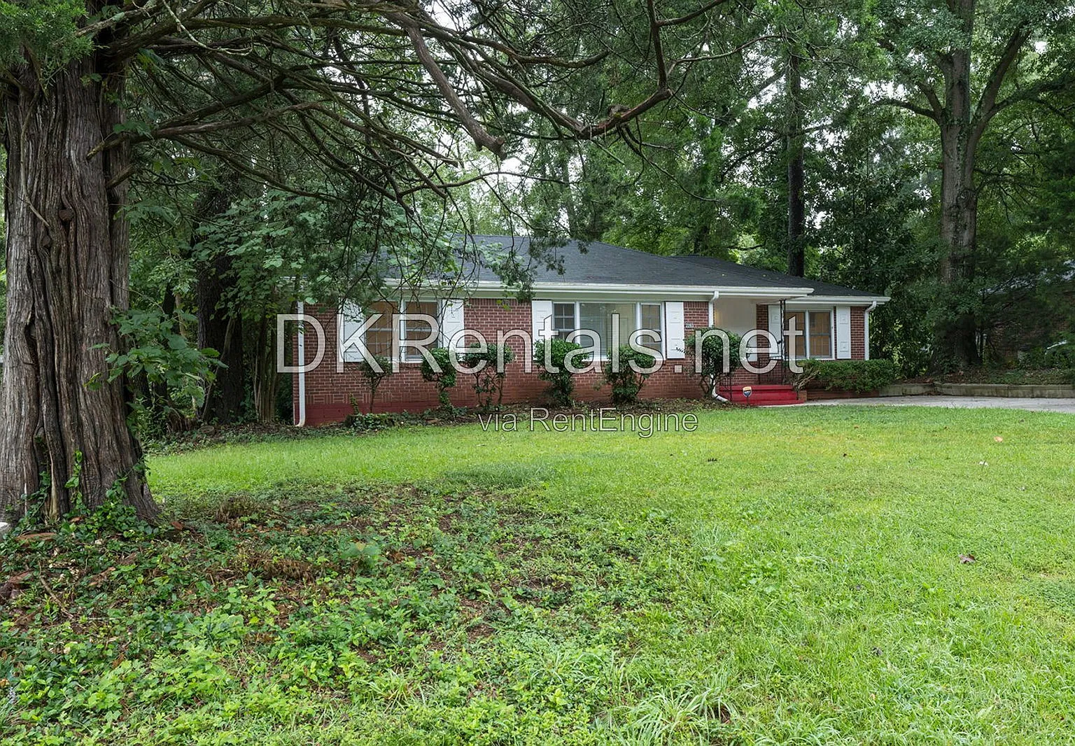 4 bed, 2.0 bath, 1317 sqft, $2,000 — Photo 2
