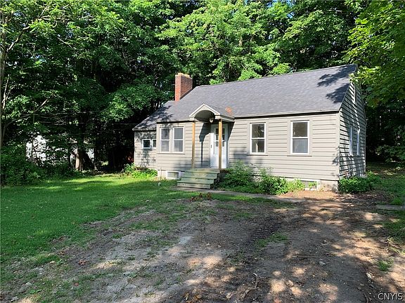 2nd image of 33 Clay St