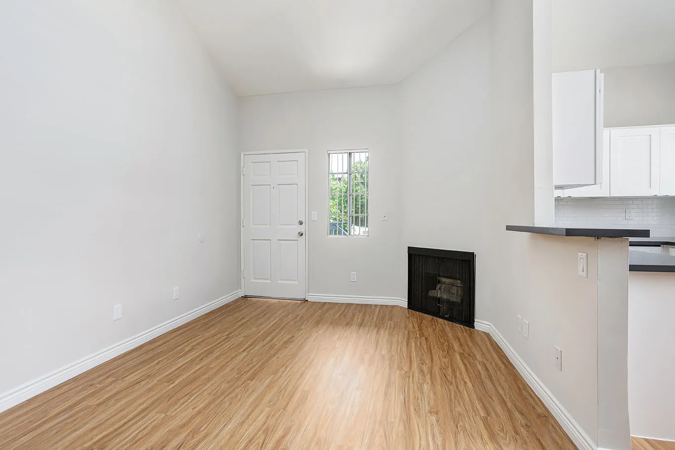 Studio, $1,695 — Photo 3