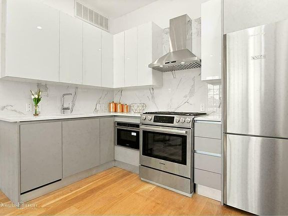 5th image of 5-28 47th Ave #2A