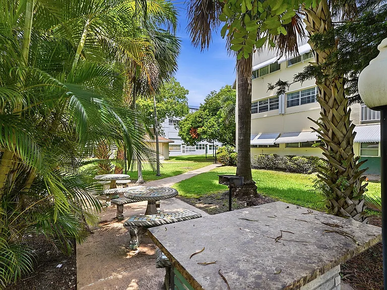 1333 E Hallandale Beach Blvd #335 — Photo 21