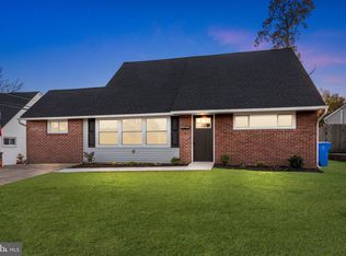 9 Vulcan Rd, Levittown, PA 19057