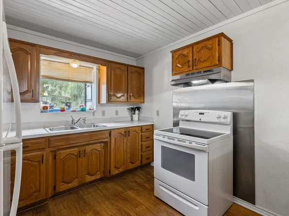 206 N Main St, Bailey, TX 75413