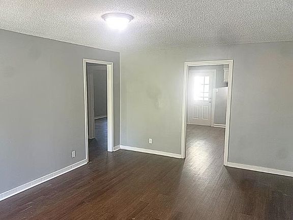 4th image of 433 Dixie Rd