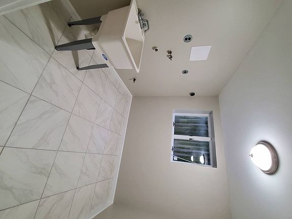 5th image of 2 Sands Ct