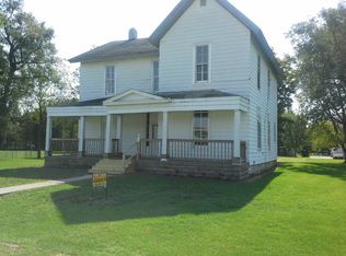 221 W Railroad St, Kentland, IN
