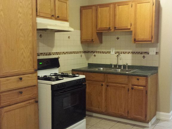 5th image of 1029 N Hamlin Ave #1