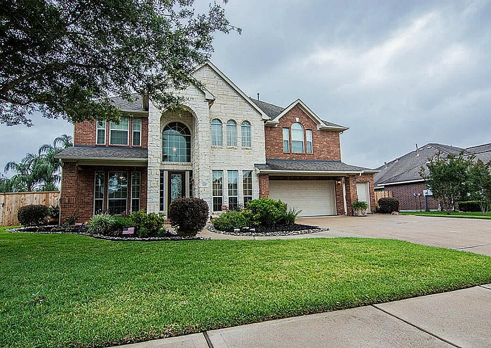 1st image of 422 White Oak Pointe
