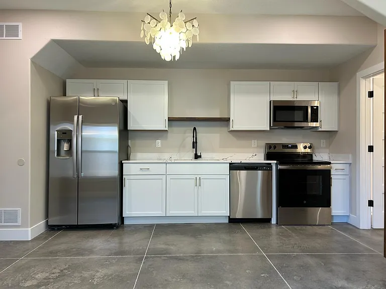 940 M St SW #B — Photo 1