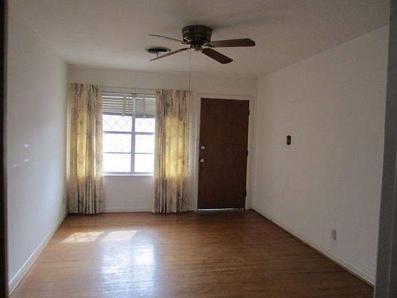 4th image of 307 Prather Dr