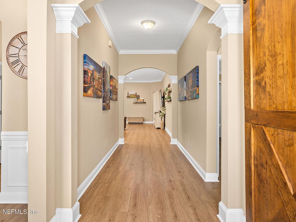 1st image of 512 E KINGS COLLEGE Drive