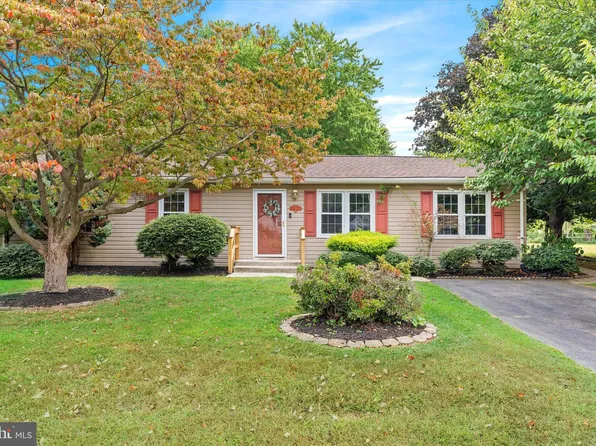 28 Hybridge Ave, Saint Georges, DE 19733