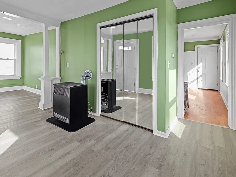 195 Urban Ave #2 — Photo 9