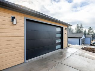 350 Arrowhead Trl, Eagle Point, OR 97524