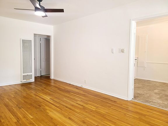4th image of 9801 Vidor Dr