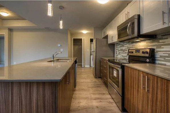 659 Stirling Ave S — Photo 8