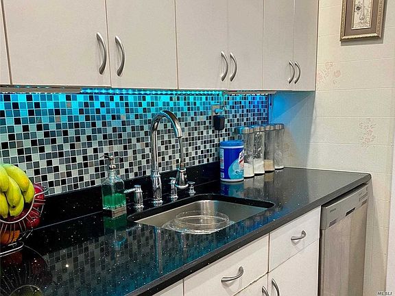 3rd image of 83 Richmond Blvd Unit 4A