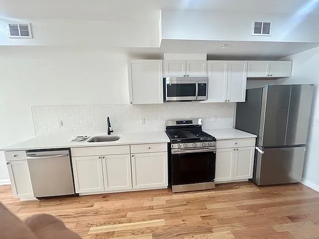 88 Romaine Ave — Photo 28