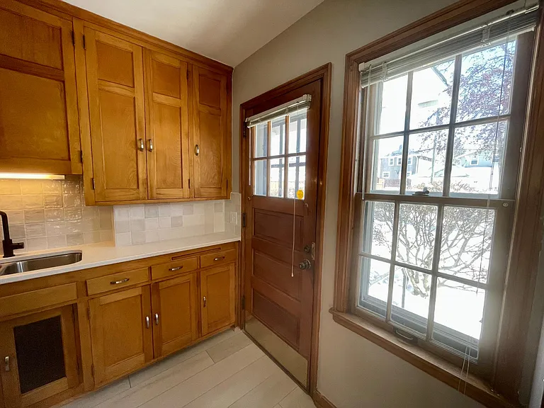 1933 Arthur St NE — Photo 4