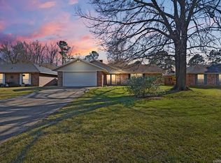 8702 Edgewood Dr, Haughton, LA 71037