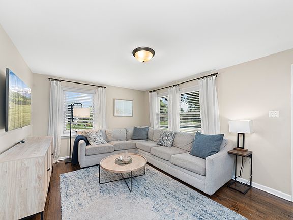 4th image of 1058 E 50th St