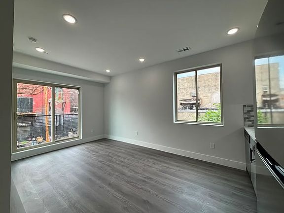 5th image of 675 N 41st St #3