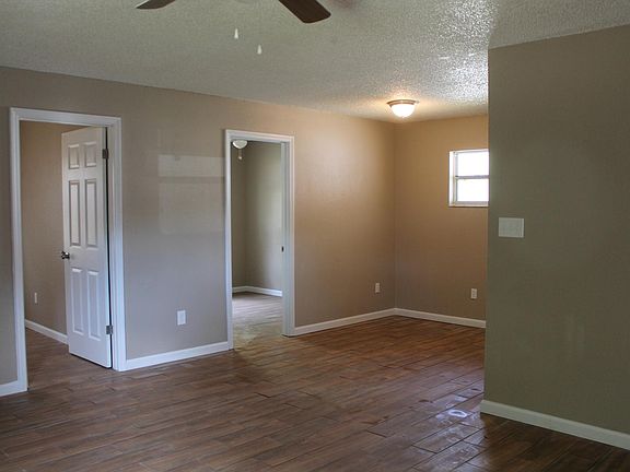 Dining area by kitchen