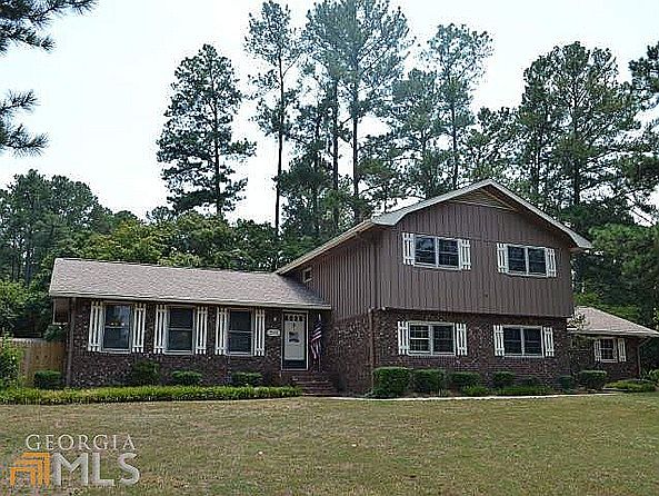 1st image of 2505 Country Club Dr SE