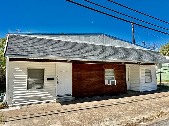 2nd image of 1702 S Travis St #1702