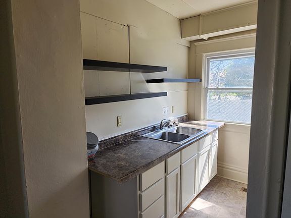 3rd image of 111 Moores River Dr #1SOMERSET