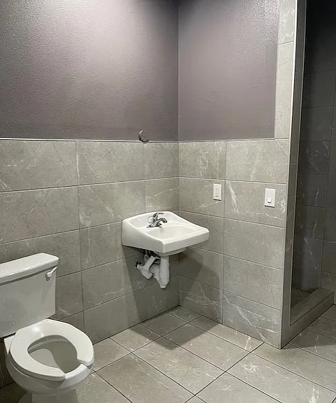 625 E 52nd St #COMMERCIAL — Photo 10