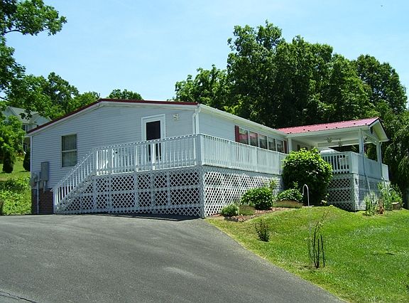 3rd image of 16630 Ketron Ln