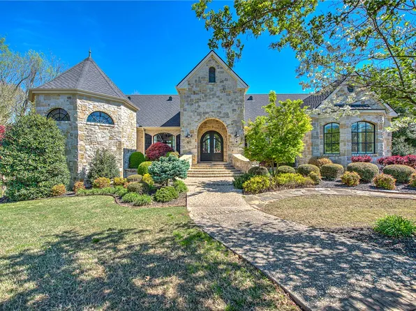 900 Beau Chalet Dr, Bentonville, AR 72713