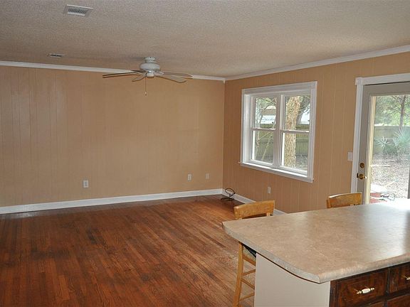 5th image of 2617 Green Bay Dr
