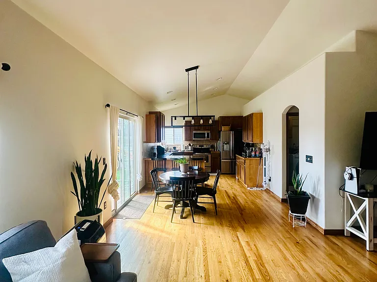 1823 Forest St — Photo 4