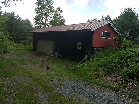 4 bay barn/garage