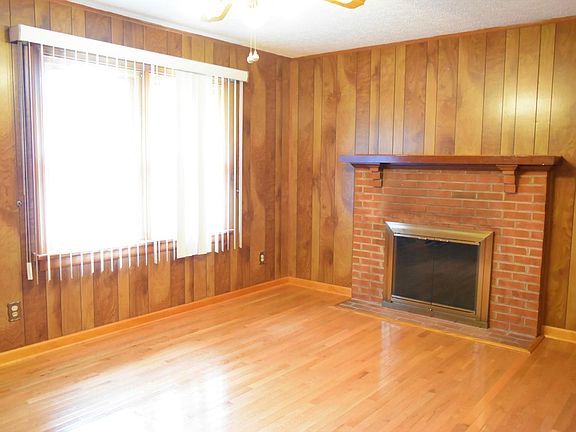 3rd image of 108 Valleyview Dr