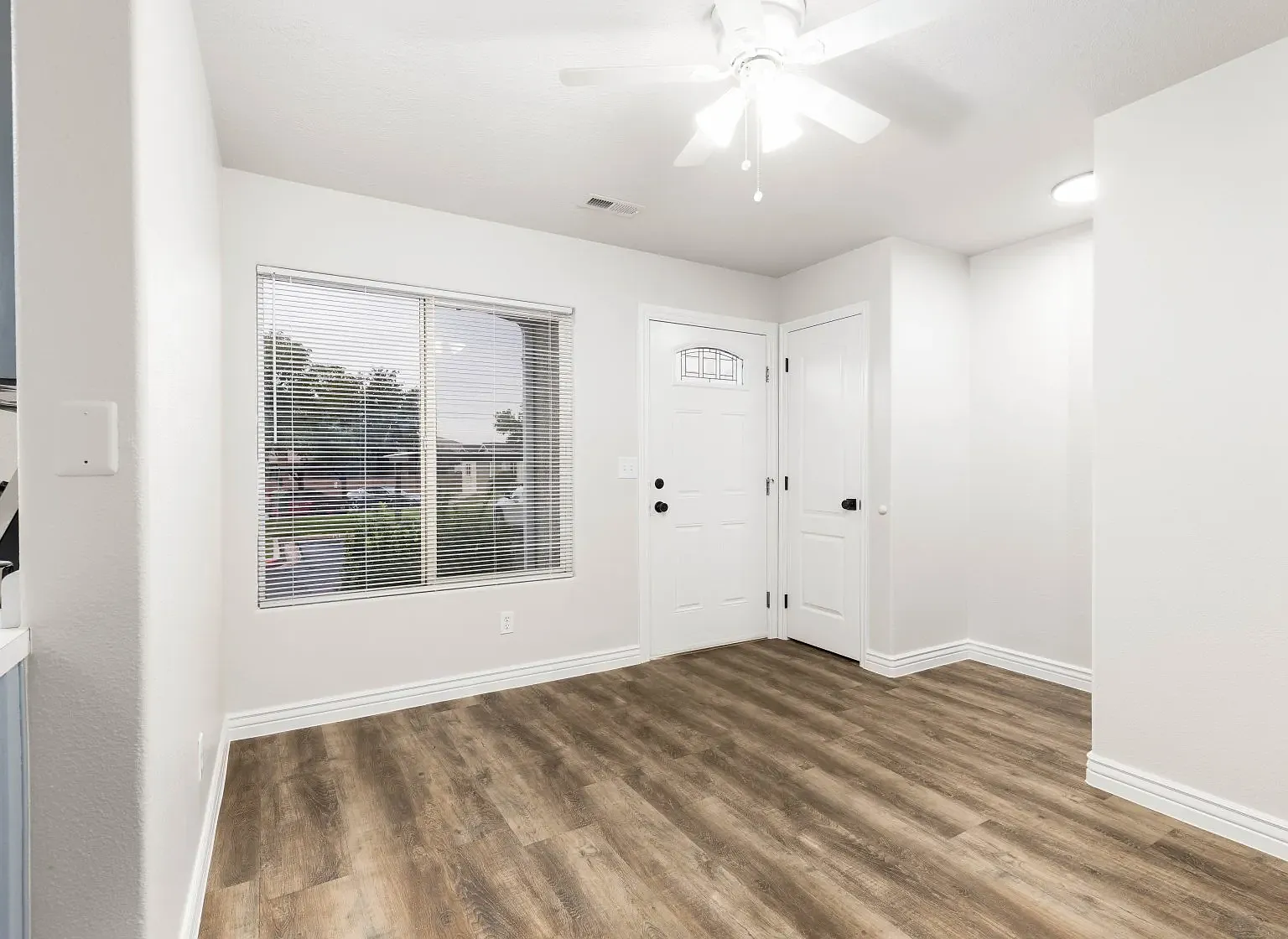 E366 - 444 E. Sunland Dr. #37 — Photo 3