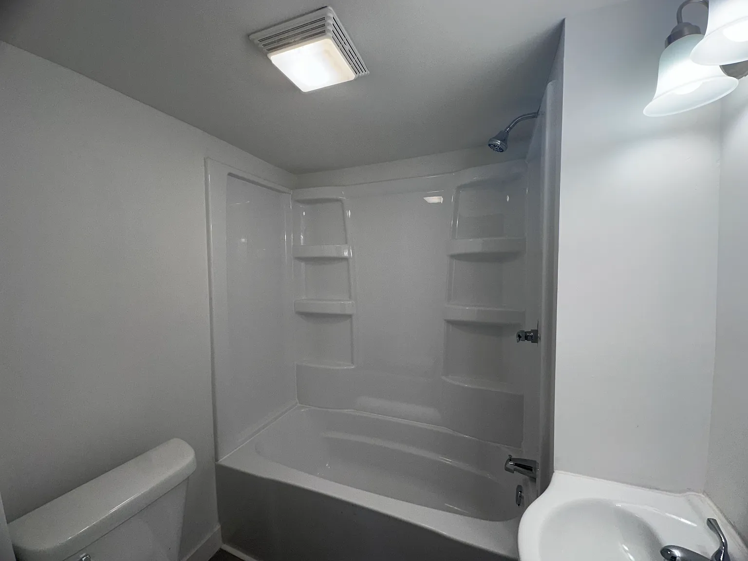 4 bed, 1350 sqft, $1,095 — Photo 4