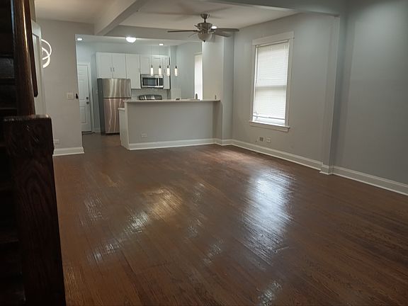 3rd image of 523 N Trumbull Ave