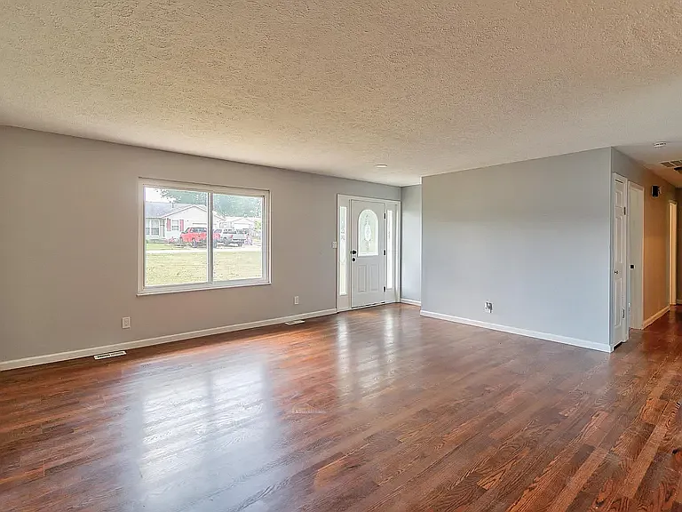 4 bed, 2075 sqft, $1,575 — Photo 4