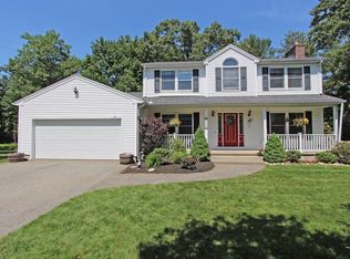 16 Holly Meadow Rd, Holyoke, MA 01040