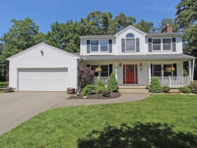 16 Holly Meadow Rd, Holyoke, MA, 01040