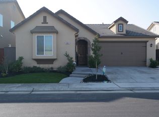 3064 Roberts Ave, Clovis, CA 93619