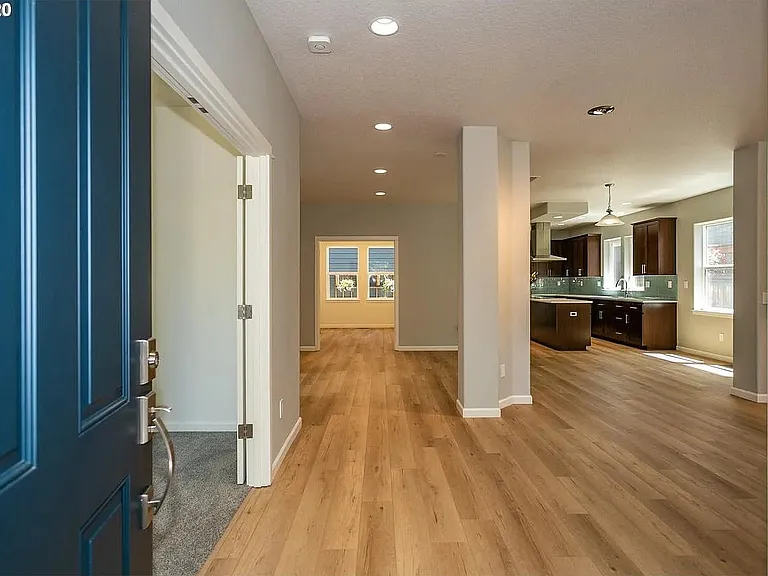 153 NE Porto Way — Photo 19
