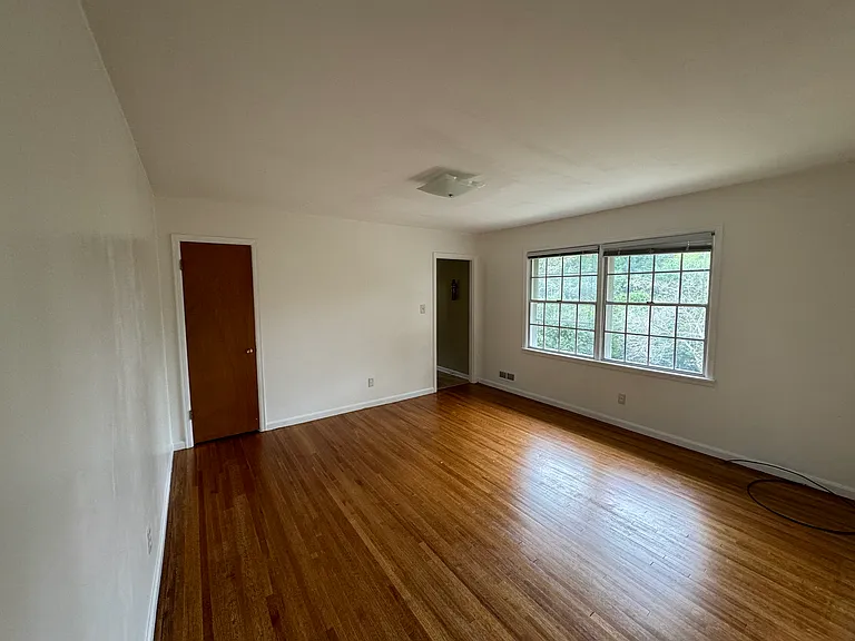 5960 Crestwood Cir — Photo 7